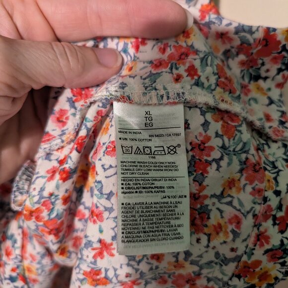 Old Navy floral dress with crew neck and back cutout - Picture 7 of 7